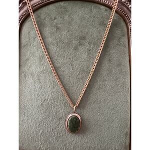 Vintage CCI 20” Gold Tone Necklace with  a Jade Stone Pendant green